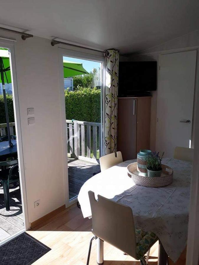 Luxueuze Stacaravan In Bredene Met Eigen Terras En Tuintje Exterior photo